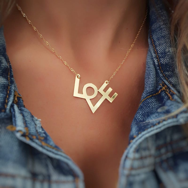 Personalized LOVE necklace in the shape of a heart with the possibility of engraving