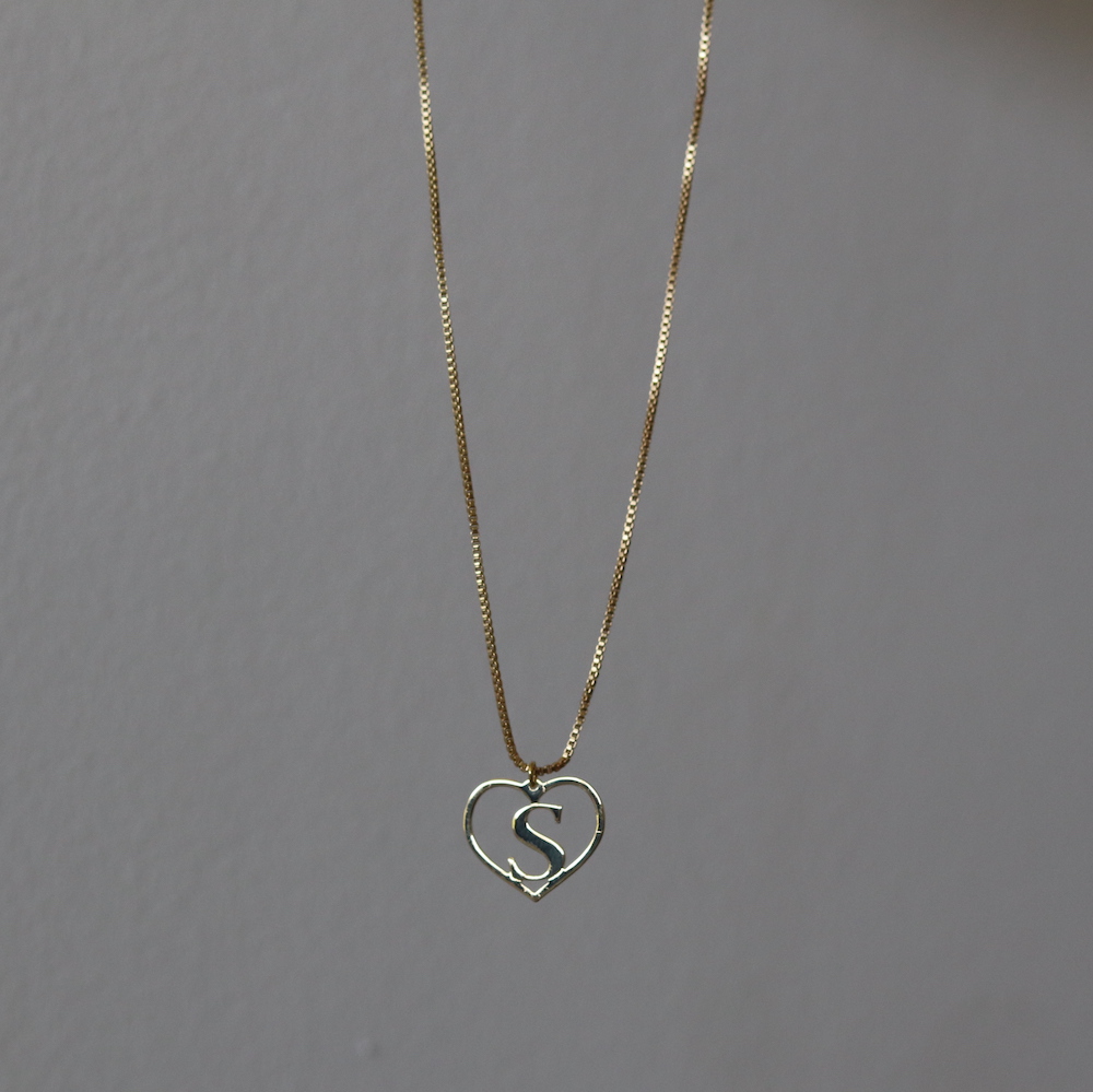 heart-frame-letter-pendant-2